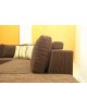 γωνιακός καναπές με πλούσια μαξιλάρια. Δυνατότητα επιλογής χρωμάτων και διαστάσεων.