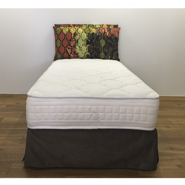 κρεβάτι-Ταπετσαριες Σαλονιων - Μαλακό κρεβάτι με μαξιλάρα διπλής όψης. Δυνατοτήτα προσαρμογής αποθηκευτικού χώρου. Επιλογή διαστάσεων και χρωμάτων.